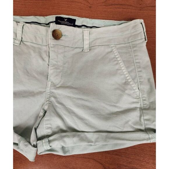 American Eagle Strech 4 mint green flat front shorts. Measures approx 30 waist, - Picture 2 of 7
